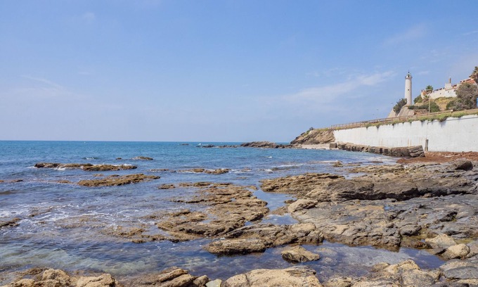 El Faro Apartment | Cubo's El Faro Beach Apartment with Pool/sea views/close to beach/free wifi