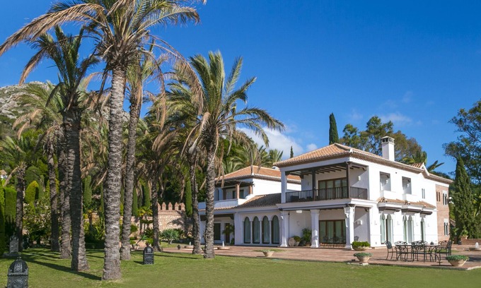 Malaga-Este Villa | Cubo's Mountain Bayview Luxury Villa/views/free wifi/gym