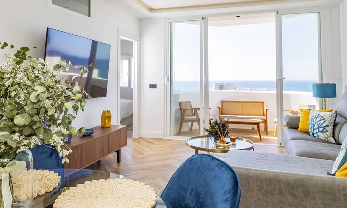 Calahonda Apartment | Cubo's Vistalmar Calahonda Apartment/beach access/terrace/communal pool/free wifi
