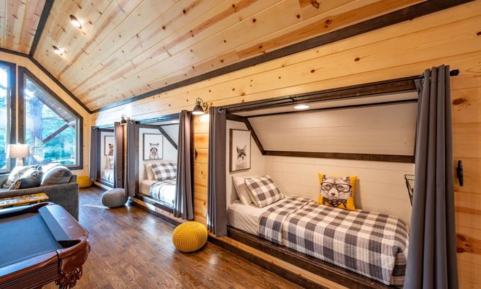 Broken Bow Cabin | Cubs Corner 2BR w/3 bunks/playground