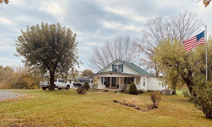 Jamestown House | Cumberland Farm House - Minutes from Lake Cumberland
