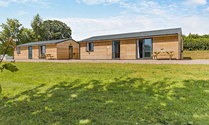 Hereford House | Curlews Rest at Canon Bridge Fishery