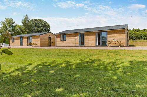 Hereford House | Curlews Rest at Canon Bridge Fishery