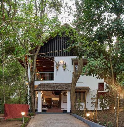 Elappara Hotel | Curly wood by Cluster cloud