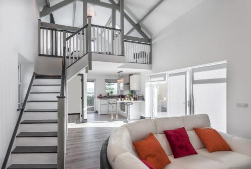 Riverstick House | Curragh House Lodges
