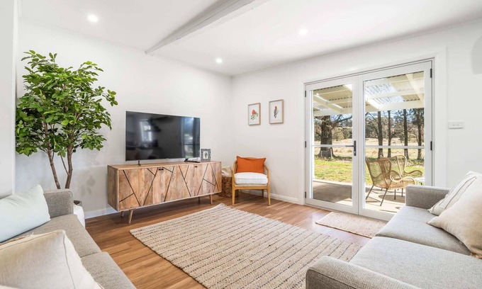 Springside House | 'Currawong' - Gorgeous Country Cottage