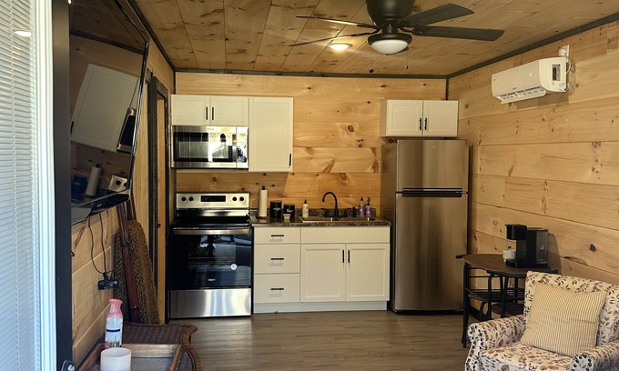 Van Buren Apartment | Current River Apartment