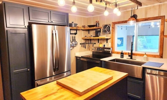 Doniphan House | Current River Cottage on Y3 Cabin Surrounded by Mark Twain National Forest