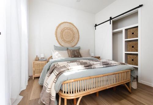 Currumbin Apartment | Currumbin Beach 1 bedroom Studio - steps from the beach!