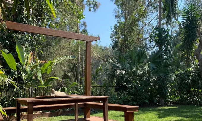 Currumbin Villa | Currumbin Beach Villa-Tropical Garden-Pets Welcome-Short walk to Currumbin Beach