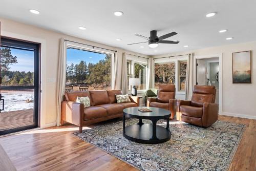 Custer House | Custer Gem