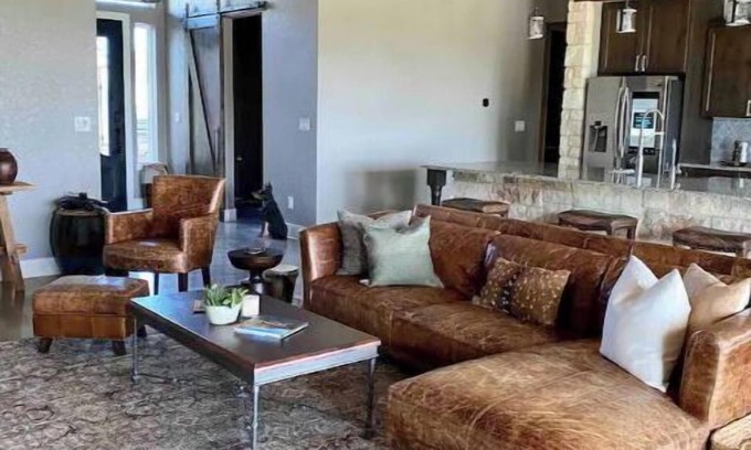 Bandera House | Custom 3 bedroom ranch in beautiful hill country