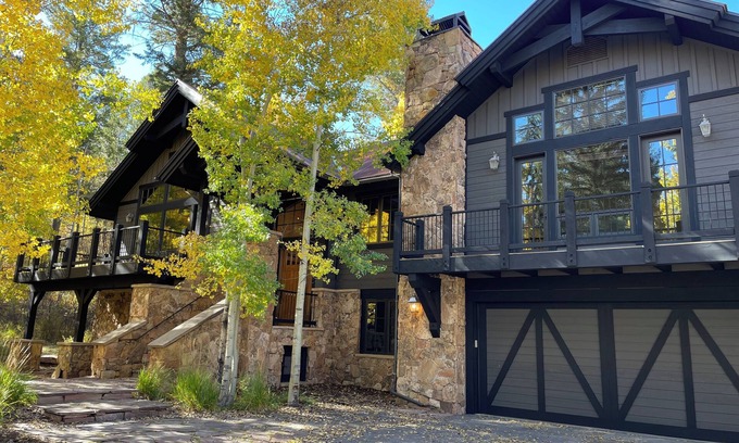 Cordillera House | Custom 5-bedroom, 4.5 bath, 4,052 sqft mountain retreat located in Cordillera!