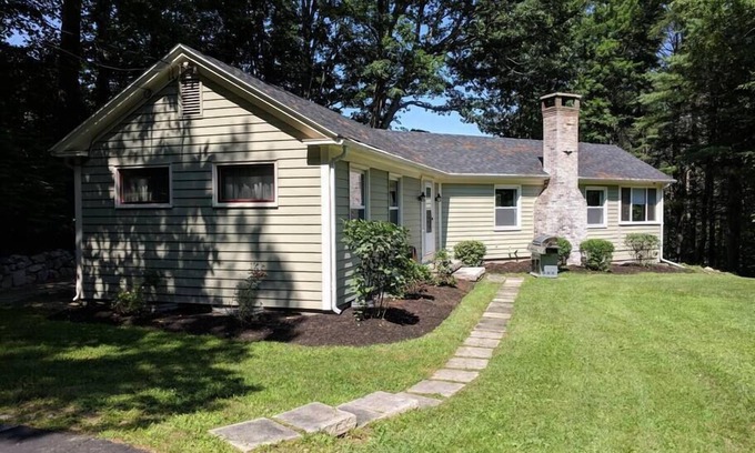 Moultonborough House | Custom house overlooking Berry Pond