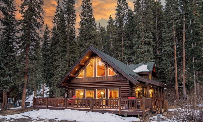 Blue River House | Custom Log Home in quiet Blue River 7 minutes from downtown Breckenridge