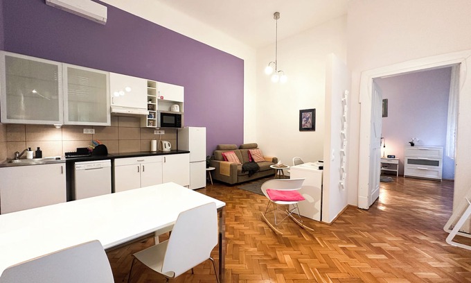 Terezvaros Apartment | Cute 1BR Central Apartment with A/C - Purple House