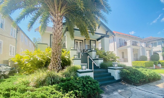 Marlyville - Fontainebleau House | Cute 2 Bedroom in Uptown NOLA