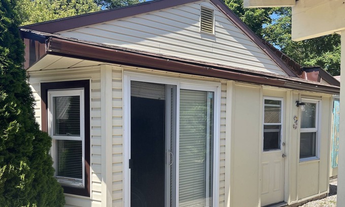 Port Elgin Cottage | Cute 3 Bedroom Less Then 1 Min Walk to Main Beach