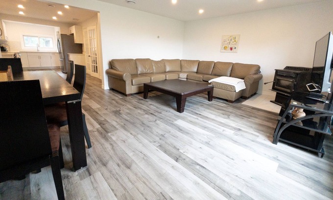 Marmora House | Cute 3BR 2bath, BBQ, AC, Patio, kitchen, firepit