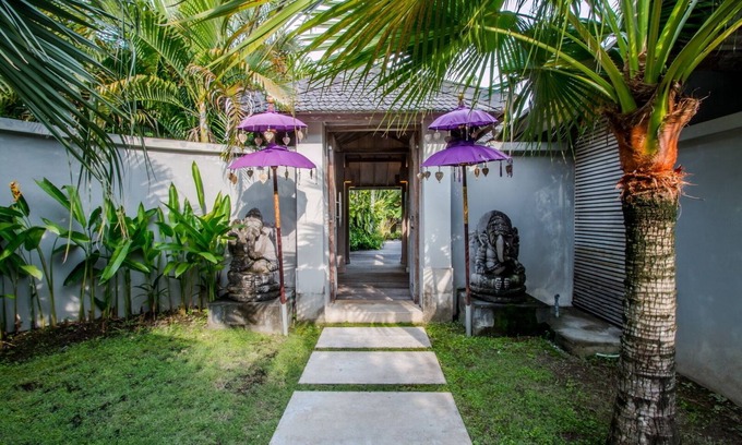 Dyanapura Villa | CUTE 3BR Villa, W/Feature Gardens & Pool - By The Beach, Seminyak!