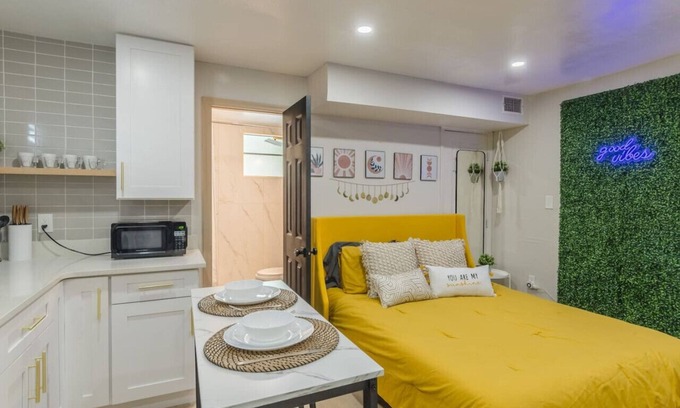 Orlando House | CUTE and COZY studio w/jacuzzi!