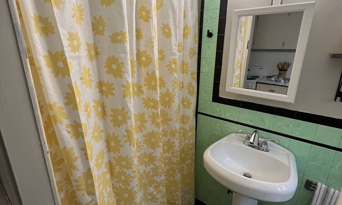 Great Falls Apartment | Cute and Retro 1-Bedroom Apartment