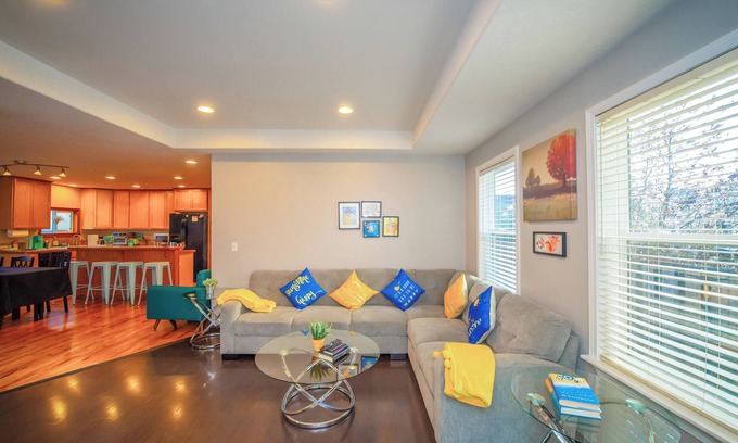 Albany House | Cute Artsy16 large parking, near parks, OSU, fairs