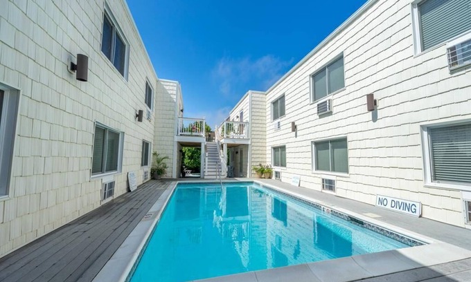 Stone Harbor Condo | Cute Beach Block Condo