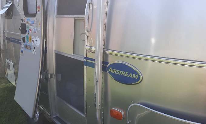 Killeen House | Cute & comfy Airstream camper