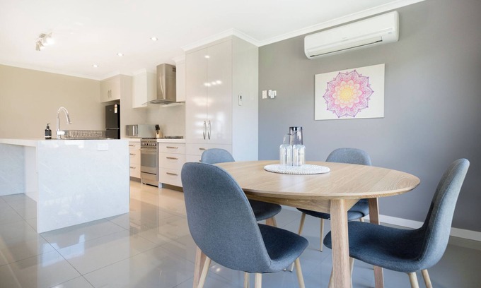Prospect Apartment | Cute & Cosy 2 Bedroom Unit with Parking & WiFi