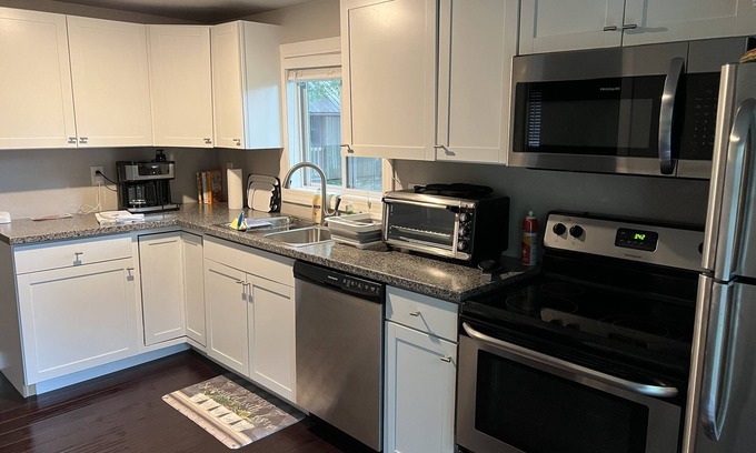 Neenah Cottage | Cute cottage in town!