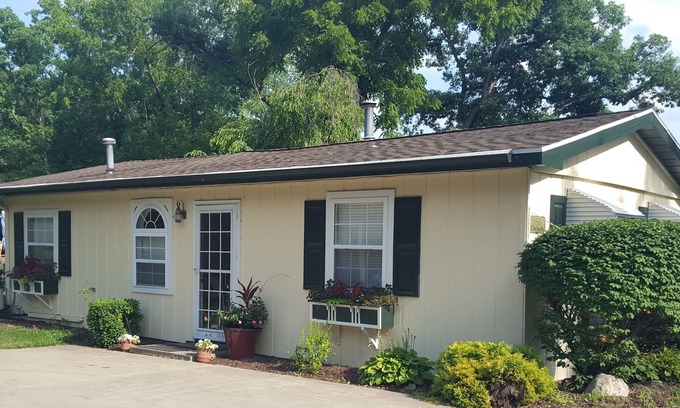 Monticello Cottage | Cute Cottage on Lake Freeman, Private Beach, Boating Paradise, Relaxing Get-Away