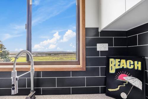 Venus Bay House | Cute Cottage with a View
