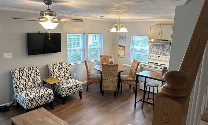 Sylvan Beach House | Cute,Cozy and right by the sand