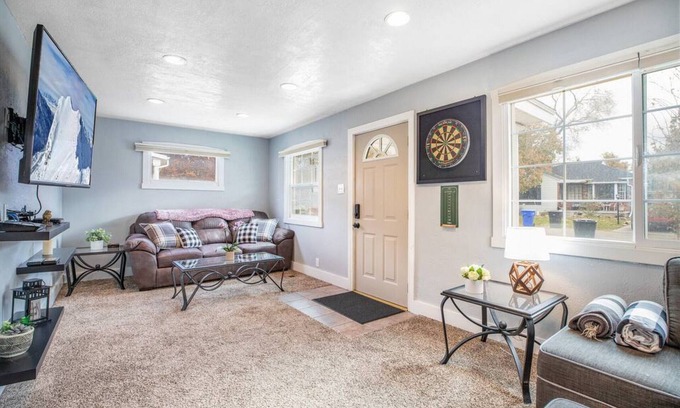 East Millcreek House | Cute, Cozy & Convenient - 20% Off All Ski Rentals!