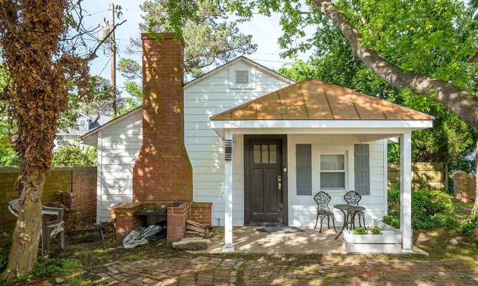 Hampton Apartment | Cute Guest House in Beautiful Wythe! Great Monthly!