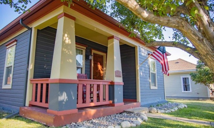 Red Lodge House | Cute home close to downtown with hot tub