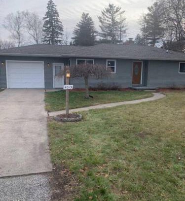 Saginaw House | Cute house in quiet neighborhood