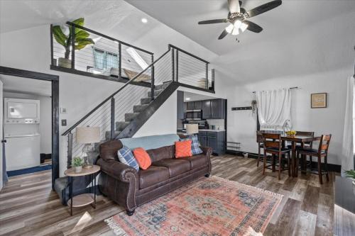 Lynn Center Cabin | Cute Little River Cabin