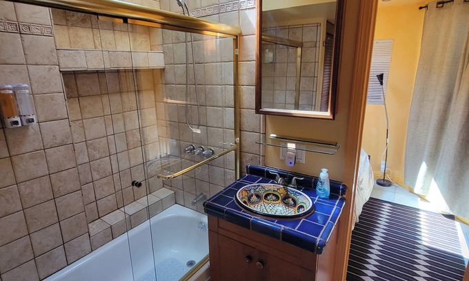 Albany Apartment | Cute one bedroom cottage in Albany