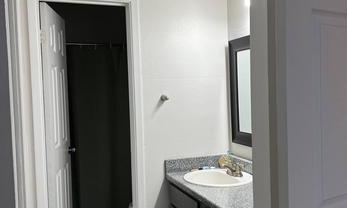 South Manchaca Apartment | Cute Southern Austin rental (ideal traveling nurses)