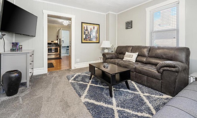 Sugar House House | Cutest Nibley Park Bungalow