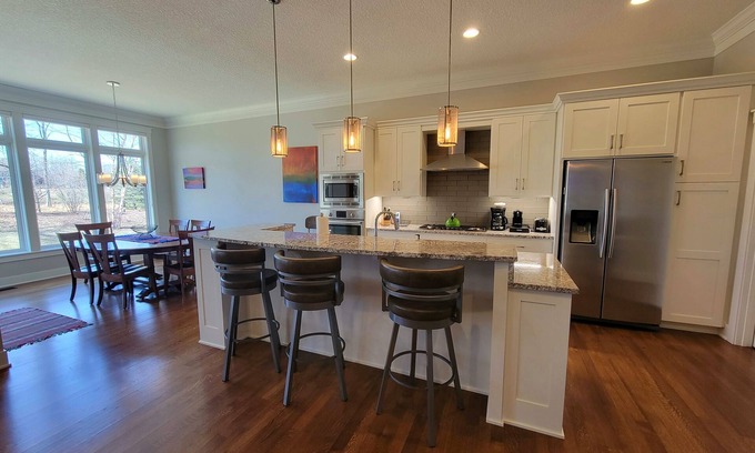 Rochester House | Cuthbert Place/No Stairs, 2 bed, 2 bath, Pet Friendly, 2 mi to Mayo Clinic