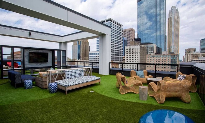 Downtown Minneapolis Apartment | CW Studio Sky Lounge Rooftop Pool Gym Y
