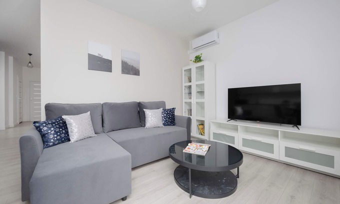 Mokotow Apartment | Cybernetyki 6 | Family Apartment & A/C | Parking