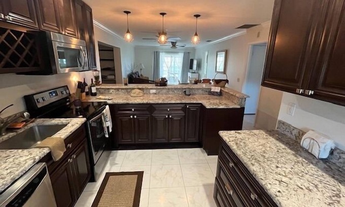 Cypress Lake Condo | Cypress Lake Manor - 2 Bed 2 Bath Condo