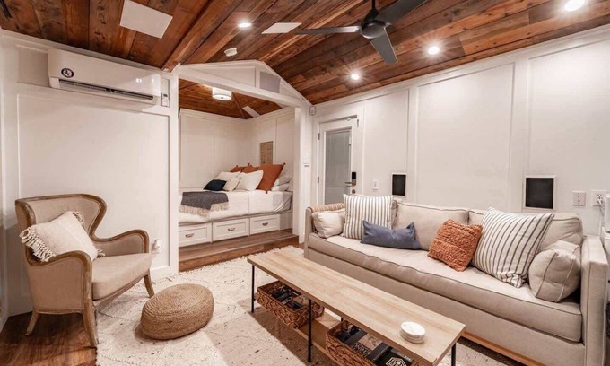 Tech Terrace Apartment | Cypress Lounge - 1BR/1BA - Guest House