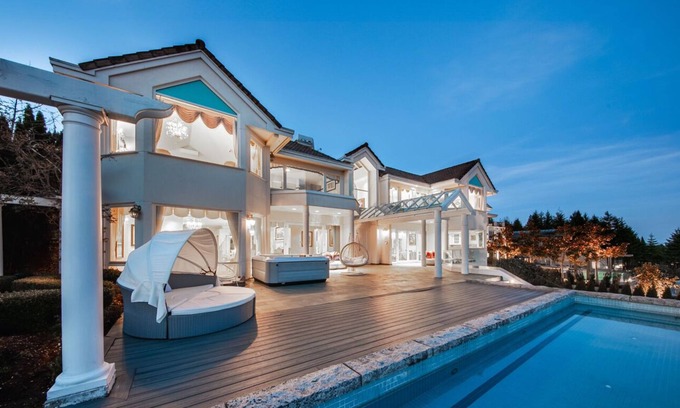 West Vancouver Villa | Cypress Panorama Royal Ski & City Escape