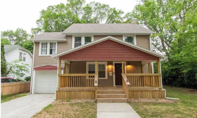 Ames House | Cy’s Nest- Walk to Jack Trice & Hilton