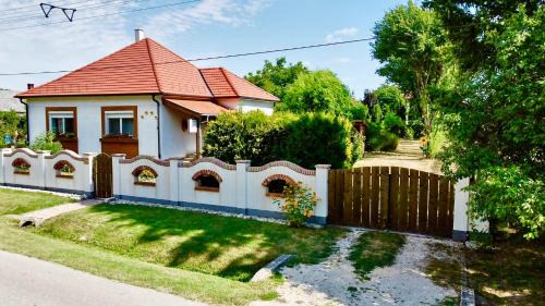Bakonyszentlaszlo Apartment | Döre Vendégház